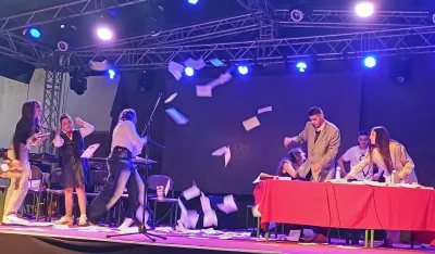 Scena iz predstave "Veče istine"