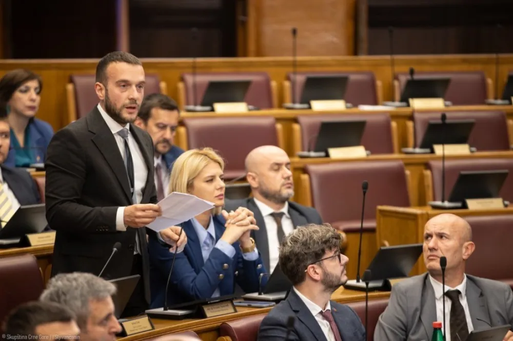 Uro&scaron;ević: Milatović u&scaron;ao u politički avanturizam, Spajić ima pravo da putuje gdje želi
