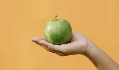 Jednostavan trik s jabukom pomoći će vam da smr&scaron;ate