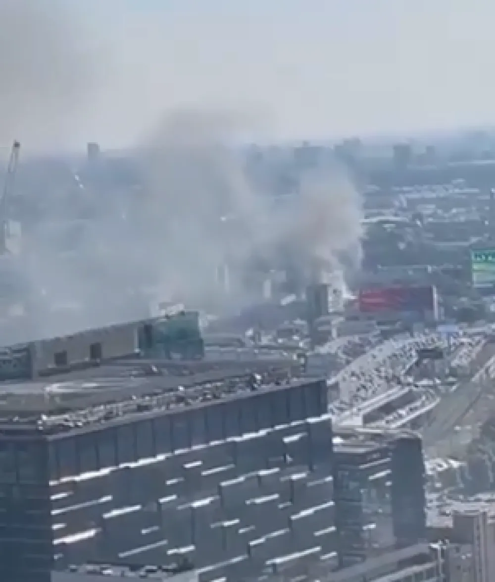 (VIDEO) Veliki požar izbio u Moskvi: U plamenu hiljade kvadratnih metara, na terenu i helikopteri
