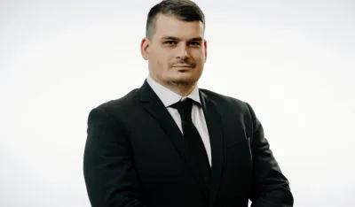 Du&scaron;an Golović, URA