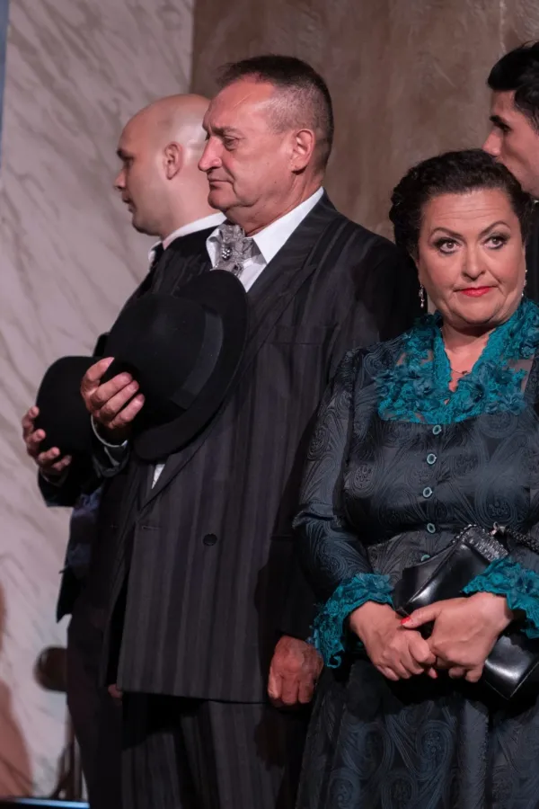 Život јe niz scena različitih žanrova