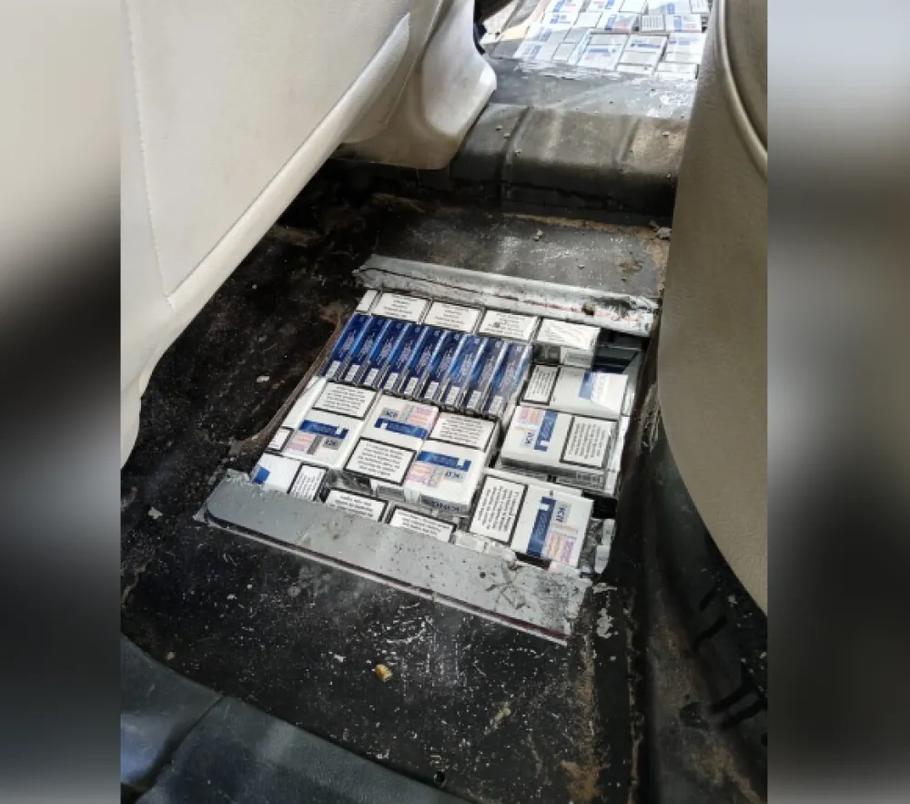 U&nbsp;automobilu&nbsp;nađeno oko 6.000 paklica cigareta