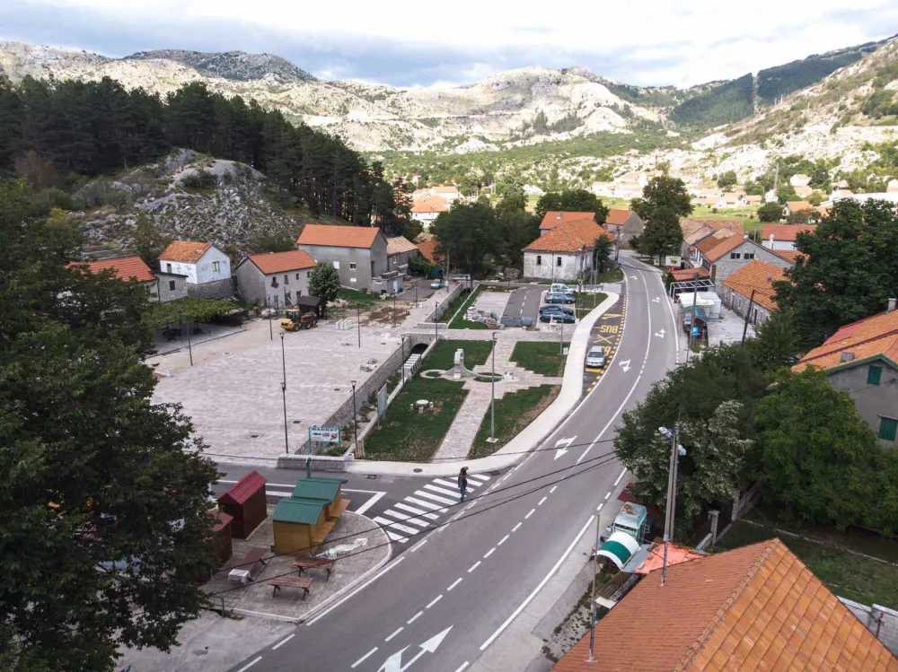 Dio prodavaca na Njegu&scaron;ima nezadovoljan novim kućicama: Ovo je hajdučija Prijestonice