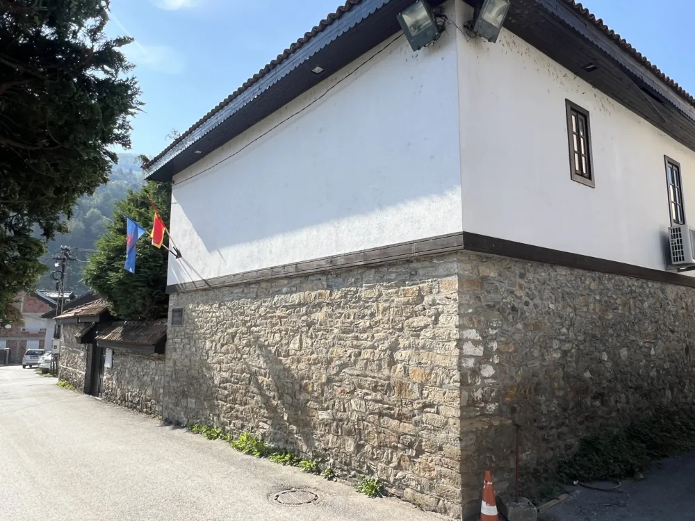 Na "Ratkovićevim večerima poeziјe" nema ćirilice