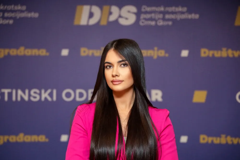 Adela kalamperović, DPS BAR