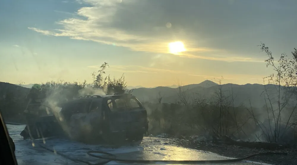 Izgorelo vozilo na putu Podgorica-Cetinje