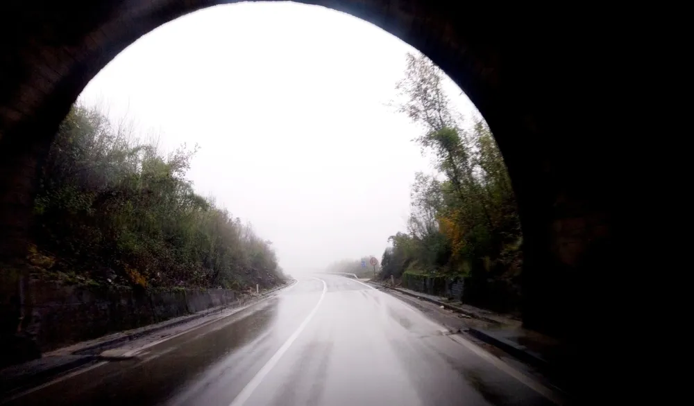 Cetinjanin džipom naletio na radnika u tunelu: Te&scaron;ko povrijeđen Užičanin koji je obilježavao puteve