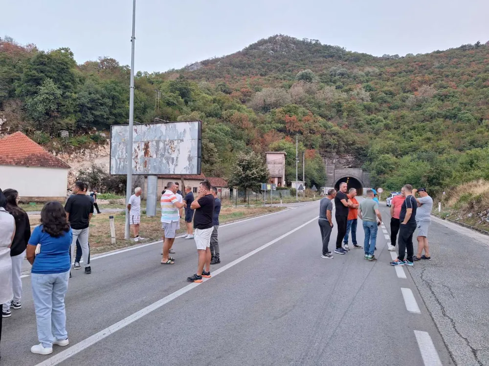 Mje&scaron;tani Kličeva i Stra&scaron;evine ponovo blokirali Budo&scaron;