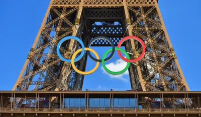 Gradonačelnica Pariza želi da olimpijski krugovi ostanu na Ajfelovoj kuli do 2028.