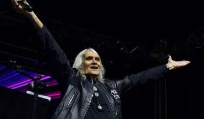 (VIDEO) Bora Đorđević sahranjen na groblju u Čačku, hor pjevao &bdquo;Pogledaj dom svoj, anđele&ldquo;