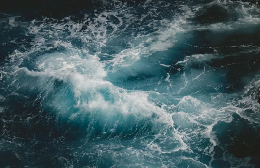 Supertajfun sru&scaron;io most: 10 automobila upalo u rijeku, desetine ljudi nestalo