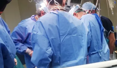 (VIDEO) Prvi put ikada izvr&scaron;ena transplantacija oka