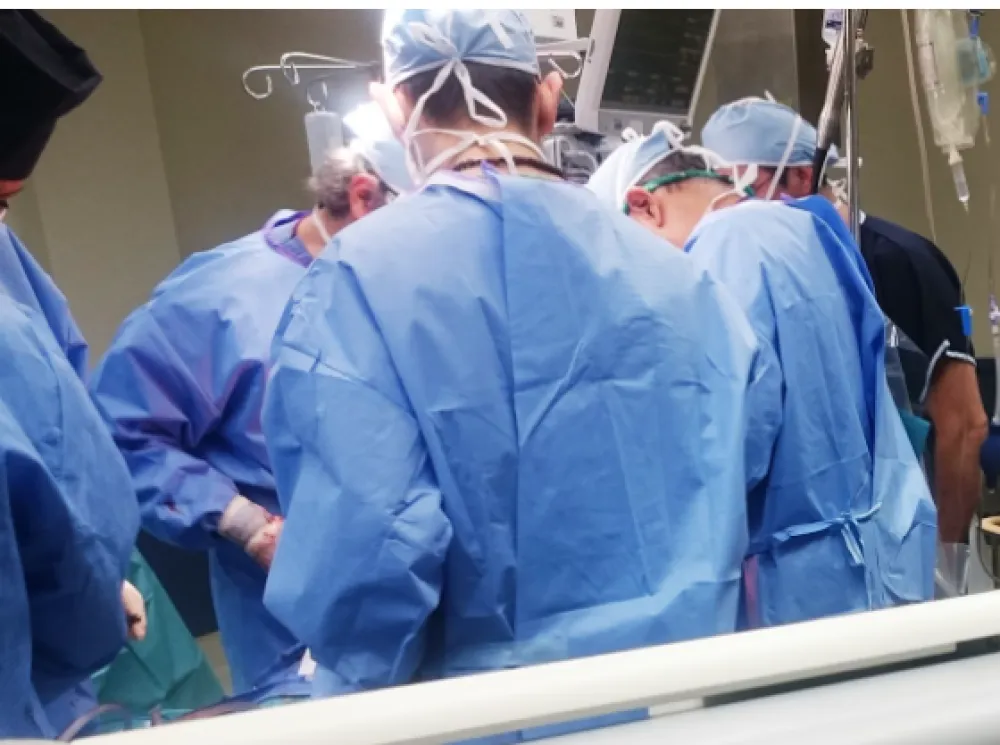 (VIDEO) Prvi put ikada izvr&scaron;ena transplantacija oka
