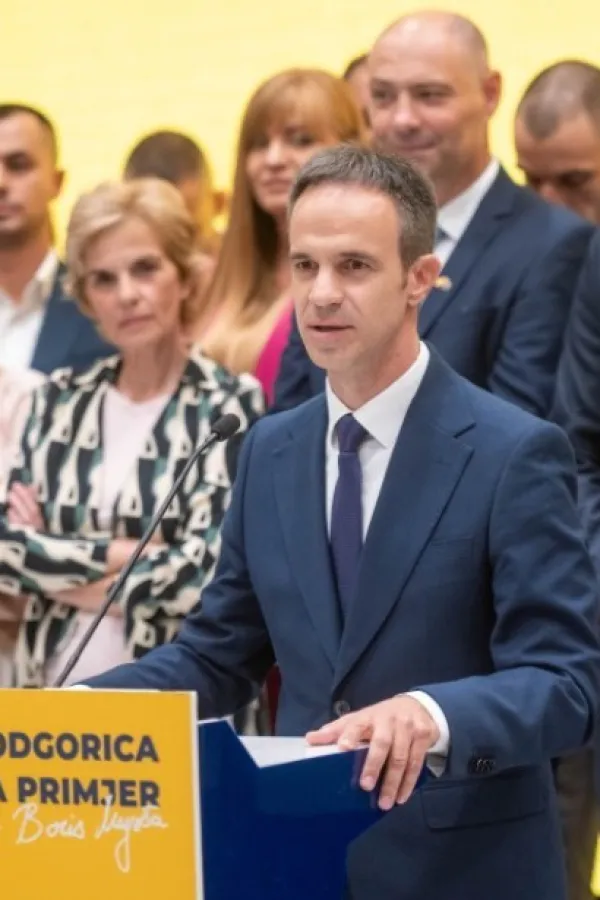 Mugo&scaron;a obi&scaron;ao Blok 5 i Blok 6: Saniraćemo fasade, zapu&scaron;tenu infrestrukturu, rije&scaron;iti pristup &scaron;kolama i urediti zelene povr&scaron;ine