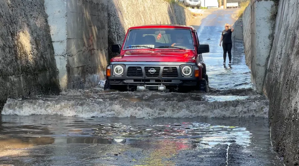 Podvoznjak na Zlatici poplavljen