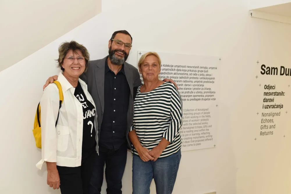 Odjeci nesvrstanih - darovi i uzvraćanja