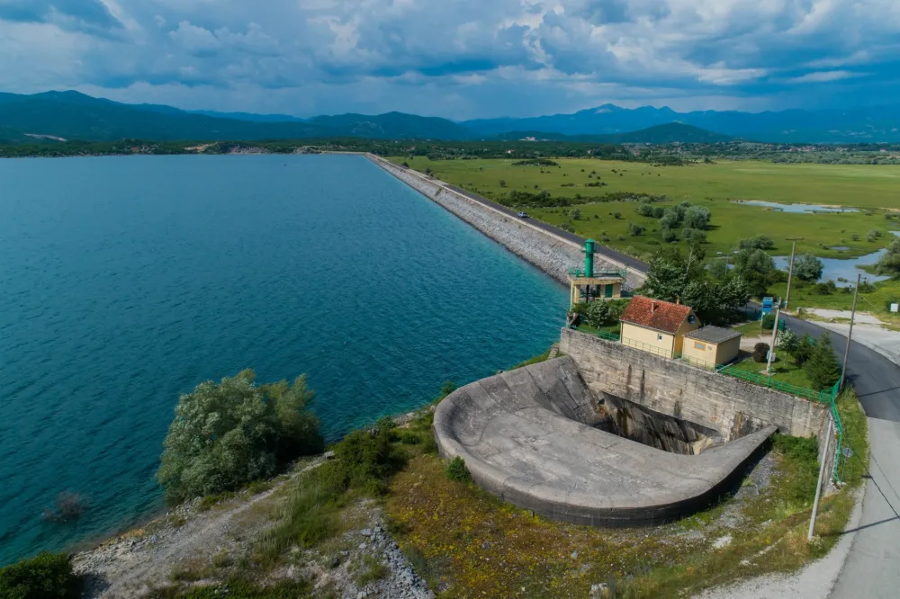 EPCG: Minus posledica faktora na koјe ne možemo uticati