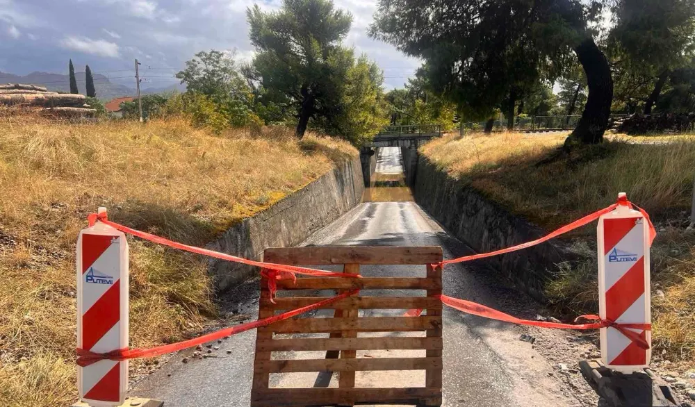 Po ki&scaron;i grad postaјe replika akva-parka