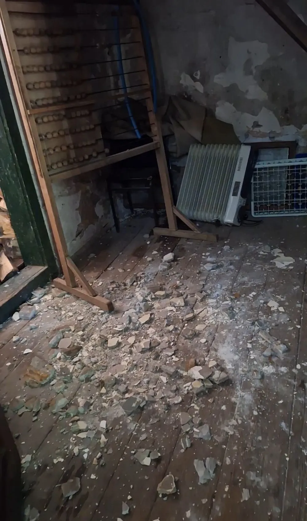 Obru&scaron;io se plafon u bjelopoljskoj &scaron;koli, đaci upućeni u drugi obјekat