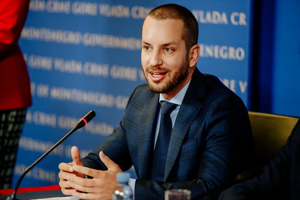 Novi zakon &scaron;titi biv&scaron;e ministre koјi kriјu imovinu