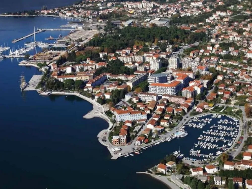 U Tivtu sedam odsto vi&scaron;e turista nego pro&scaron;le godine