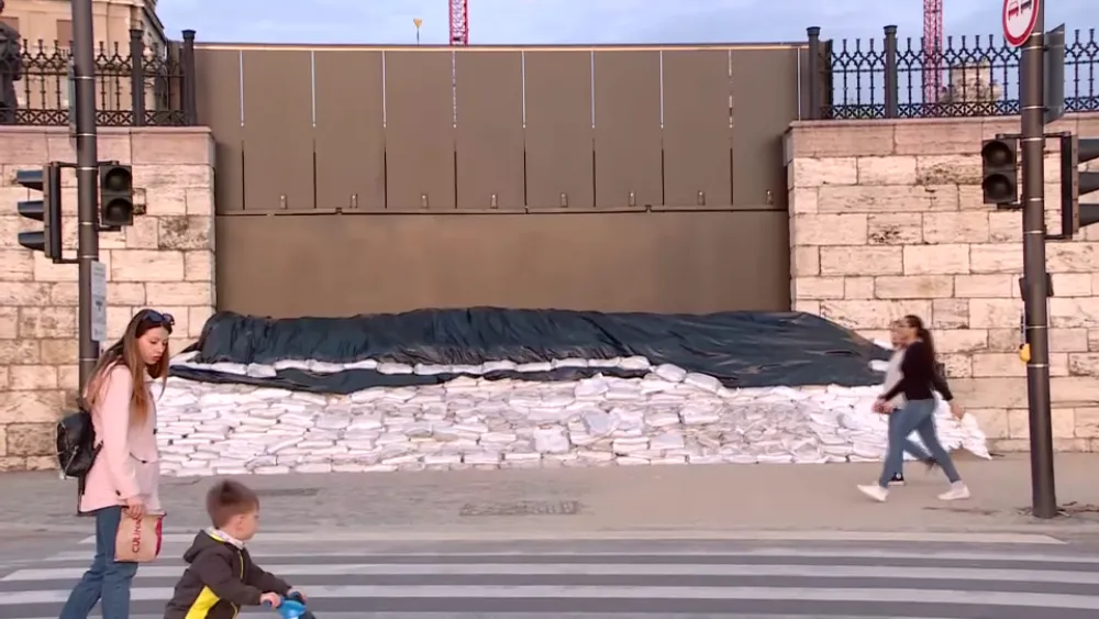 Budimpe&scaron;ta u mraku, struja isključena, biće poplavljena ostrva