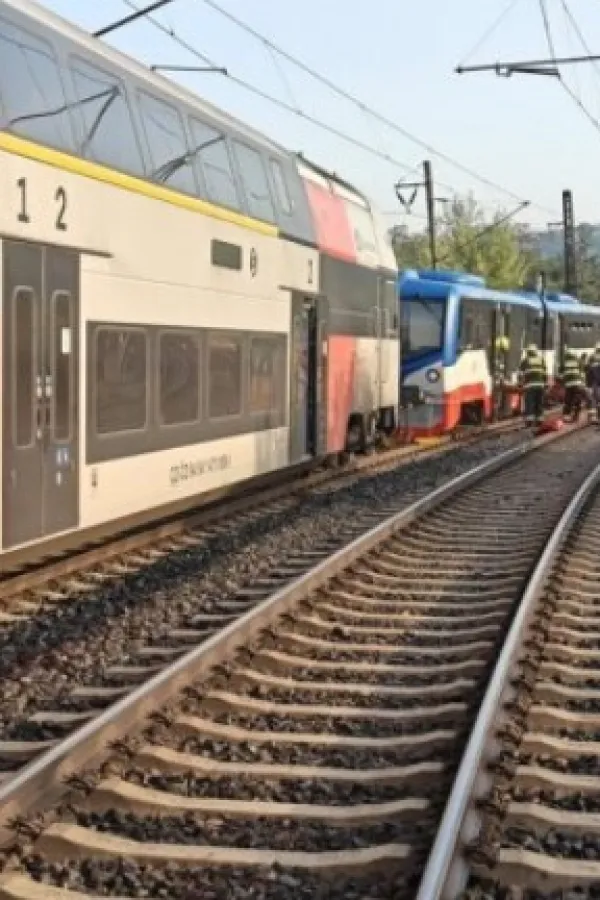 Sudar vozova u Pragu, desetak osoba povrijeđeno
