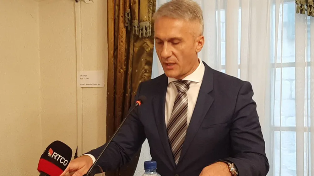 Vuk&scaron;ić: Nezakonito prislu&scaron;kivanje mora biti kažnjeno