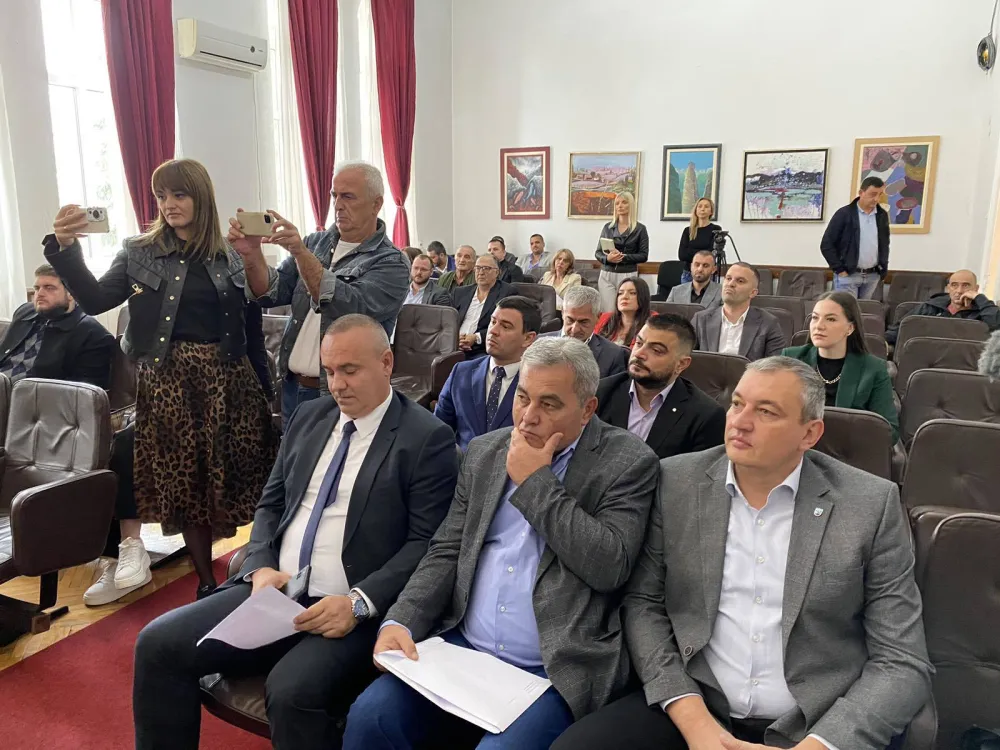 Predsjednik SO Berane nije do&scaron;ao na sjednicu, ni&scaron;ta od skraćenja mandata