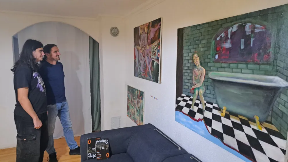 Interesovanje mladih za izložbu slika