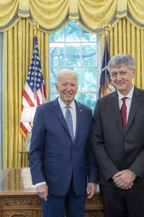 Ambasador Mirković predao akreditivna pisma Bajdenu