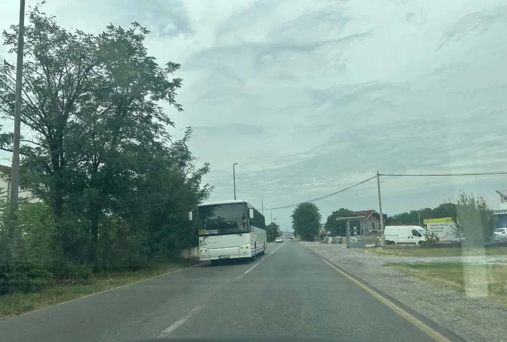 Roditelji đaka iz Zete nezadovoljni linijskim prevozom do Podgorice: Uvesti vi&scaron;e &scaron;kolskih i redovnih autobusa