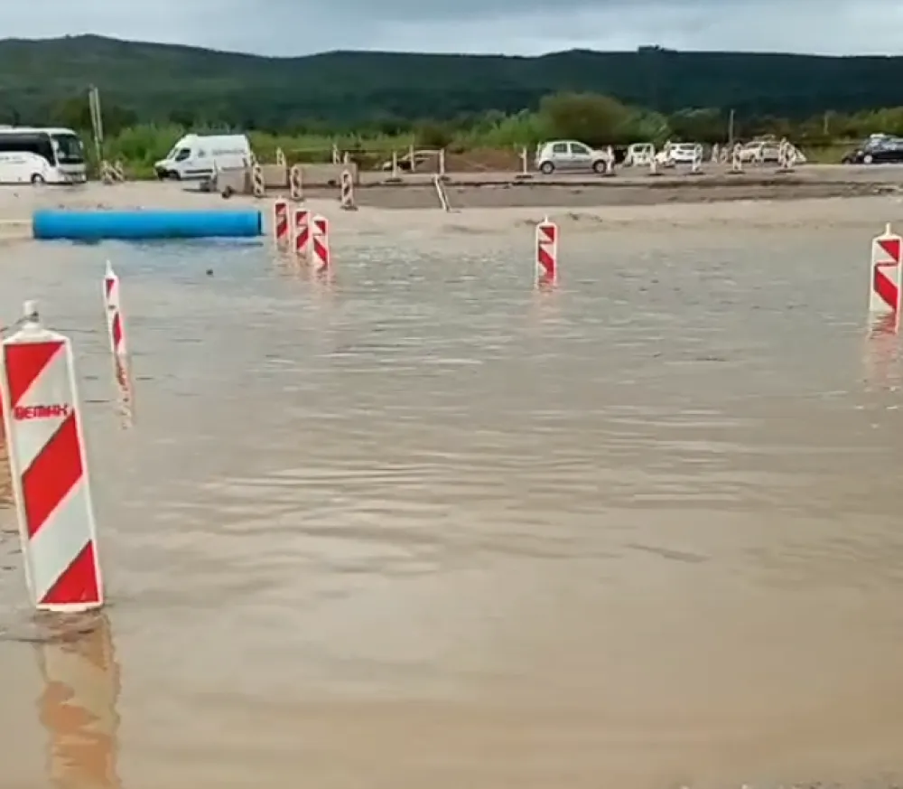 Ppoplavljen dio Jadranske magistrale