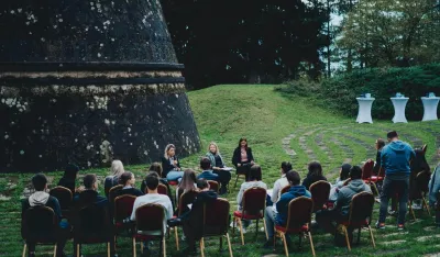 Maske: Angažman mladih od su&scaron;tinskog značaja za oblikovanje budućnosti