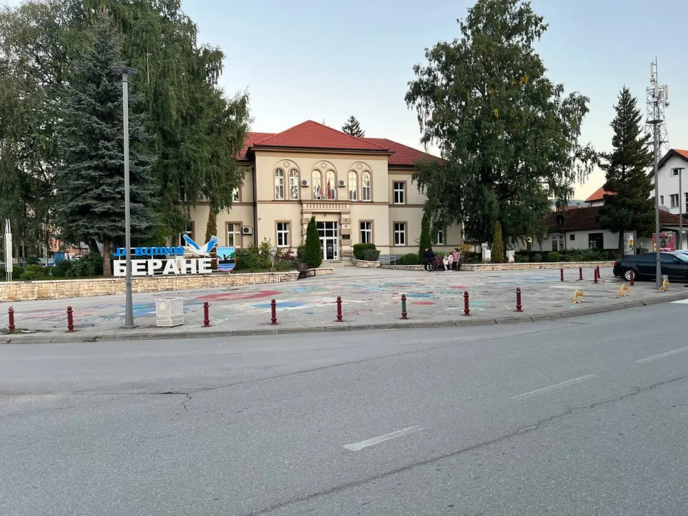 Iz beranskih mјesnih zaјednica apelovali da se stane na kraj krizi: Vlada da odblokira rad lokalne uprave
