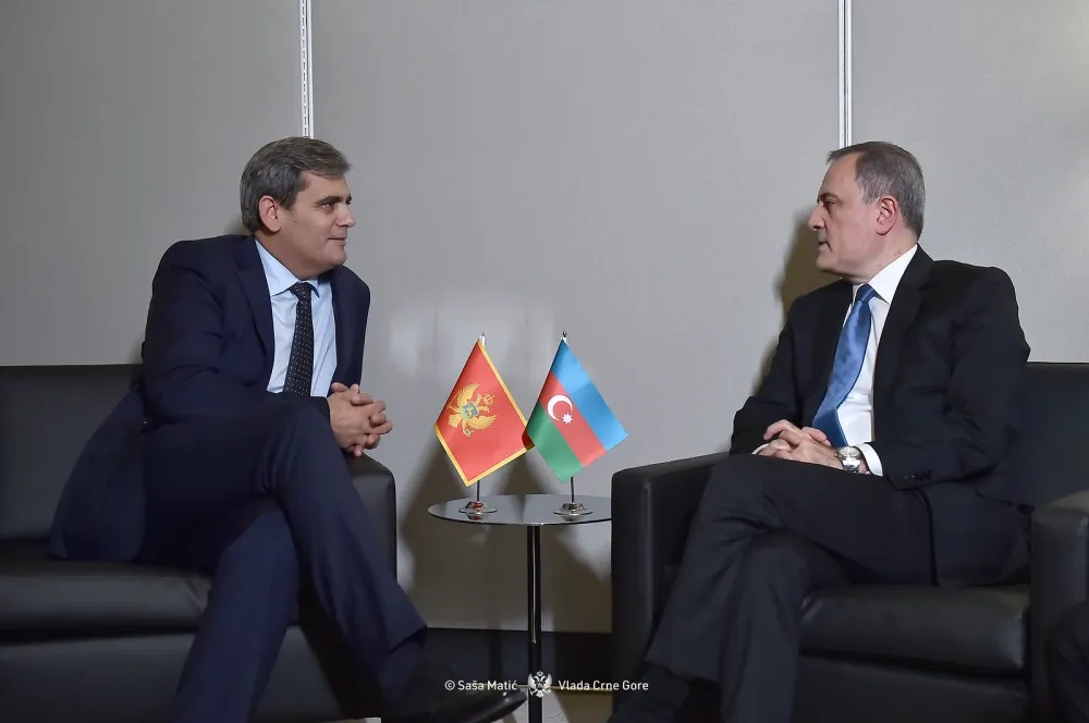 Ibrahimović sa &scaron;efom diplomatije Azerbejdžana Džejhunom Bajramovim