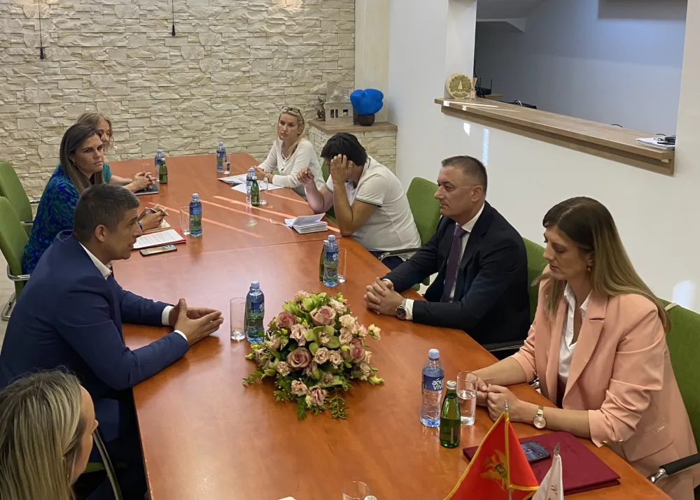 Gutić u posjeti Domu starih Risan