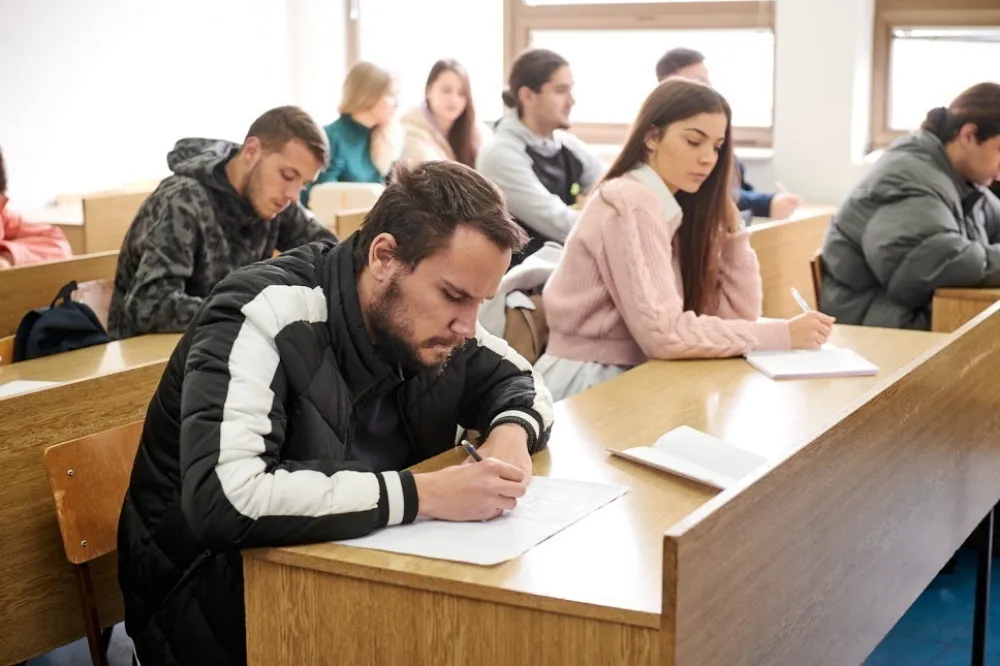 Minimalni studentski kredit 150, stipendija za najbolje studente 300 eura