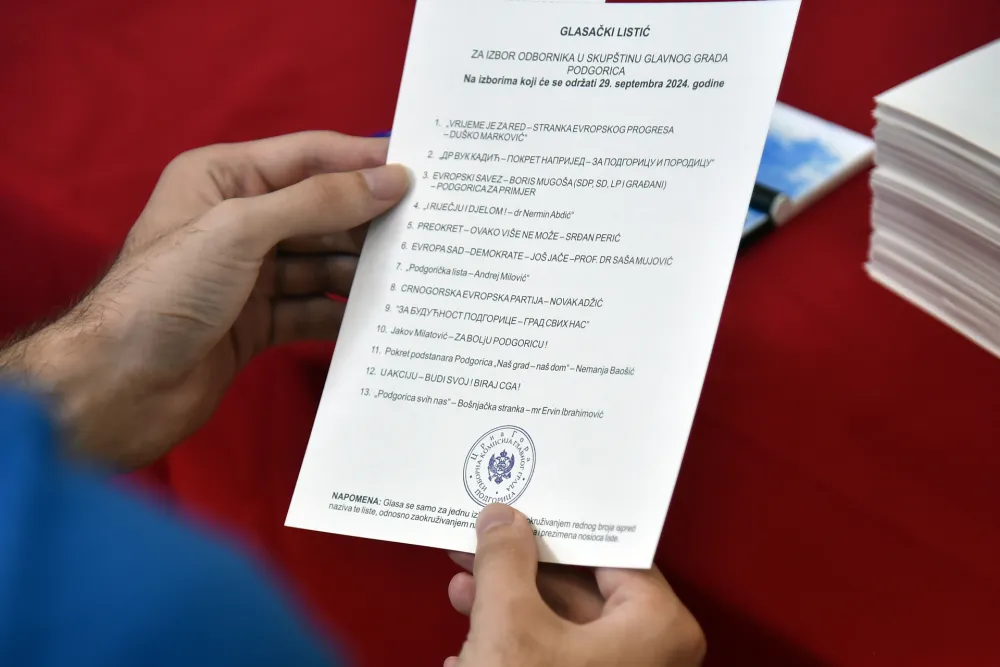 (VIDEO) ANKETA &scaron;ta građani očekuјu od političkih partiјa: Za&scaron;to ne bi moglo sve tebi, a ti meni