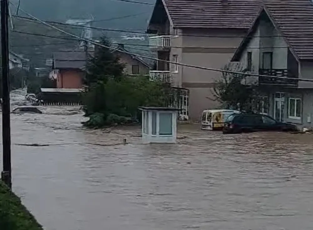 Premijer Federacije BiH: Situacija je vrlo ozbiljna, brojni građani su zarobljeni