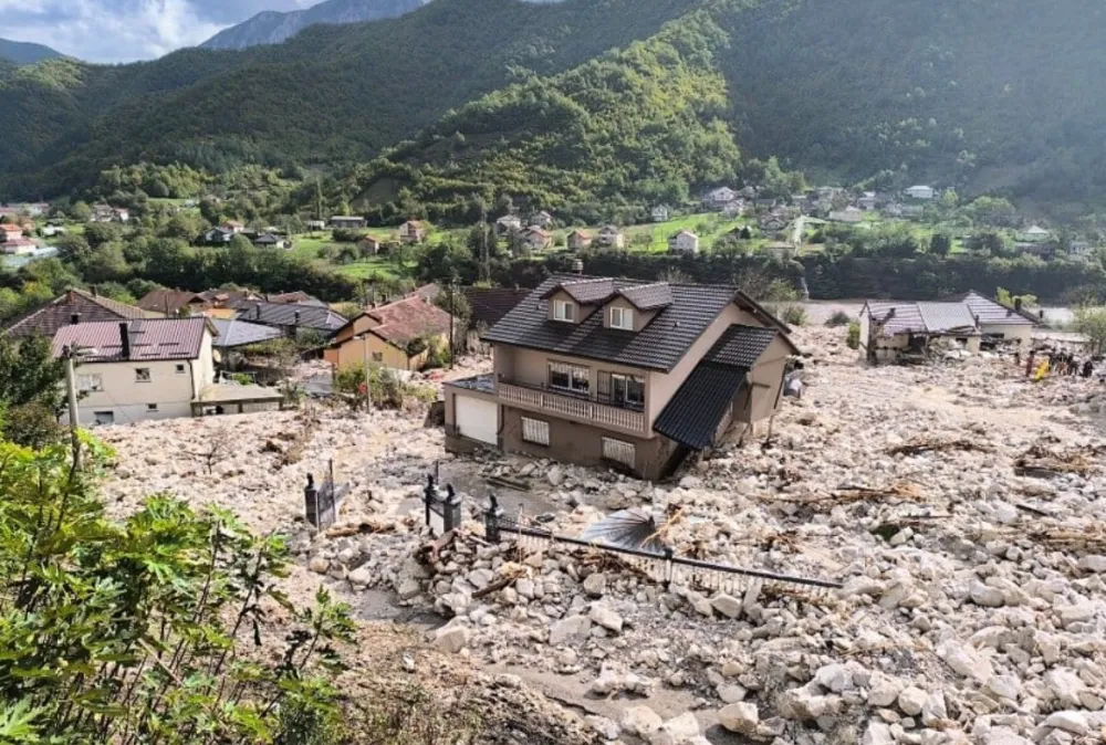 (VIDEO) Katastrofa u BiH: U poplavama stradalo najmanje 16 osoba, 20 nestalo