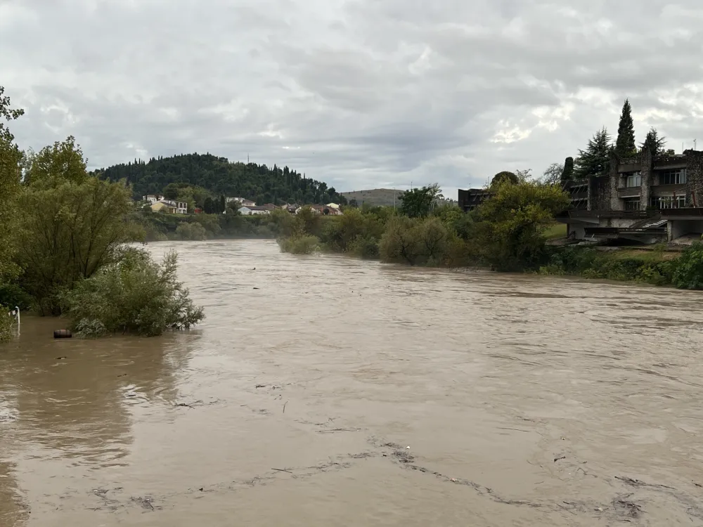 (FOTO) Nivo Morače porastao za vi&scaron;e od &scaron;est metara