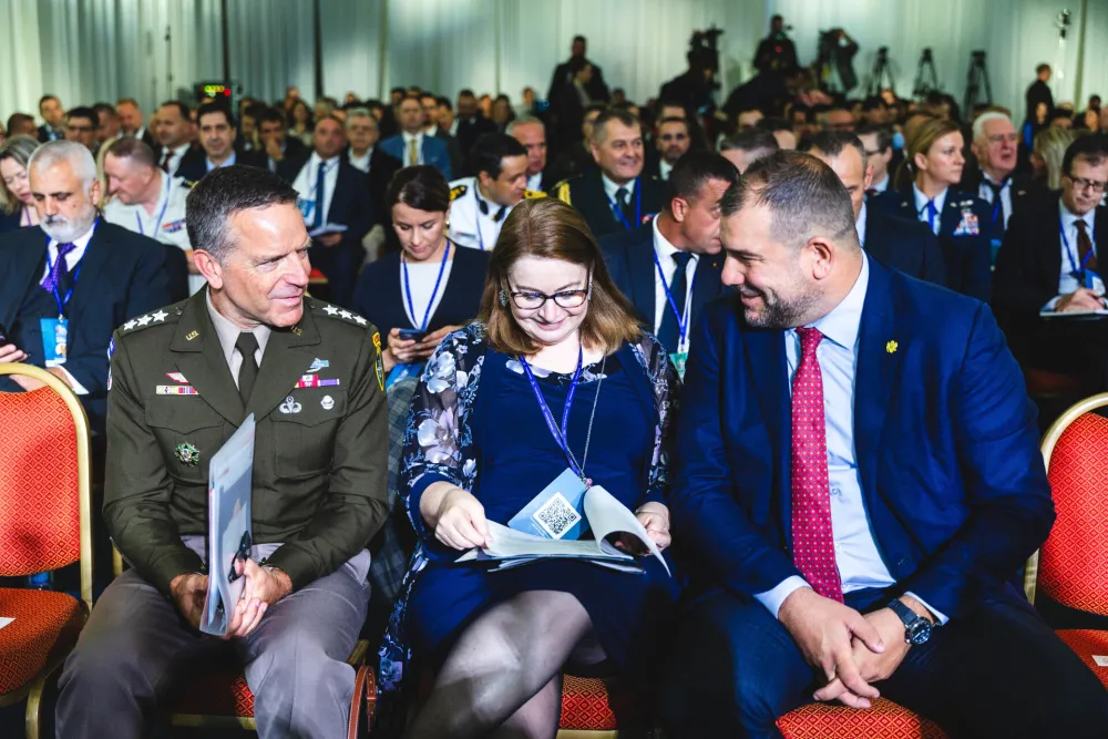 Krapović sa Rolingom i Pojarom: Crna Gora konkretnim rezultatima potvrđuje epitet kredibilne NATO članice