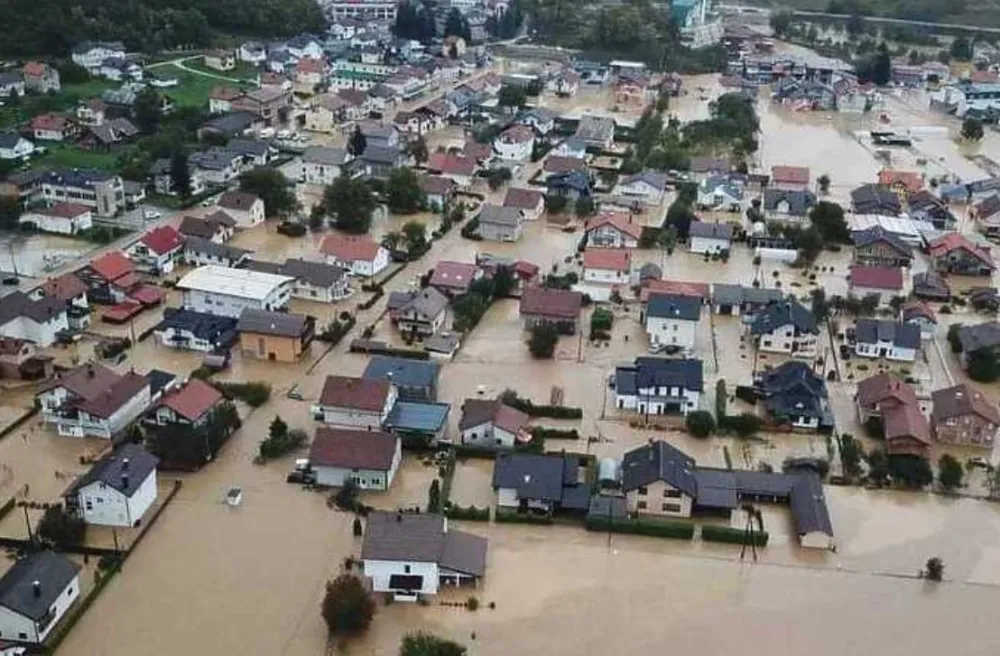  U poplavama u BiH poginulo 20 osoba