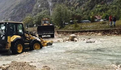 Evakuisani turisti i mje&scaron;tani iz sela Kozarice