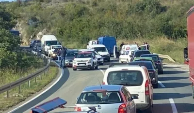 Sudar vi&scaron;e vozila na putu Podgorica-Cetinje