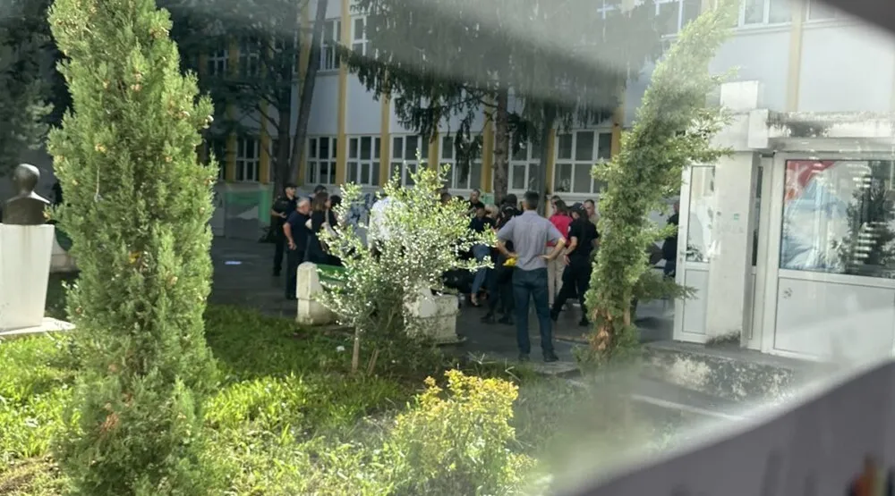 Iz PES-a predlažu da policaјci čuvaјu đake