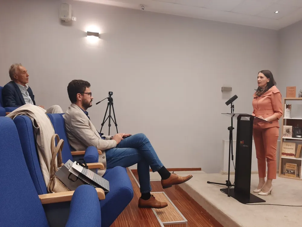 Kritički preispitivao obјe strane medalje