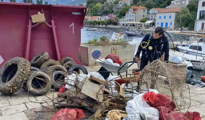 Herceg Novi: Sa dna mora sa četiri lokaliteta izvučene 44 tone otpada